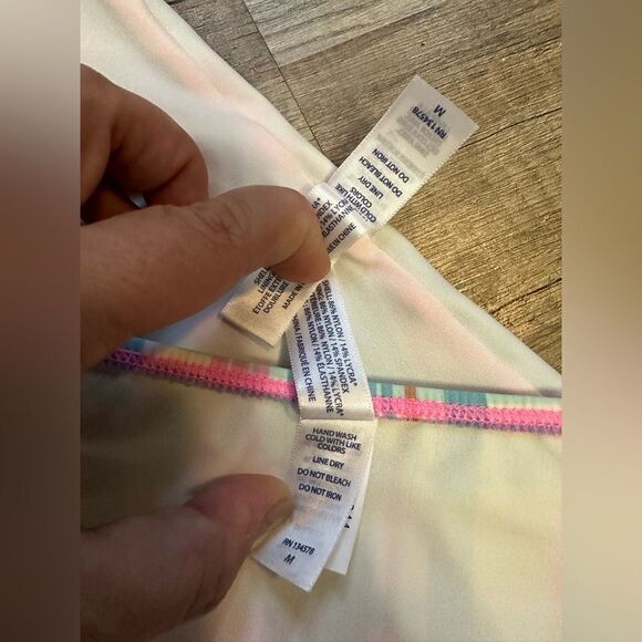 Vineyard vines tankini size medium - Picture 7 of 8